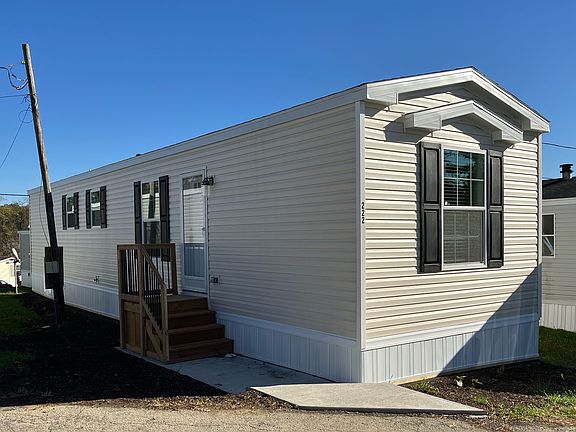 2nd image of 222 Crestwood Drive Cres #222