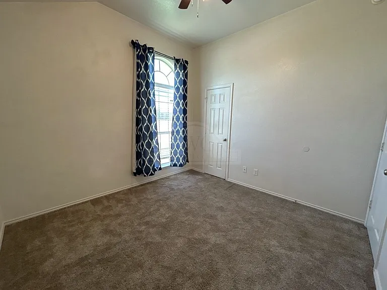 10105 Diana Dr — Photo 9