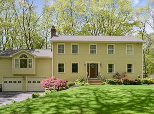 15 August Ln, Trumbull, CT 06611