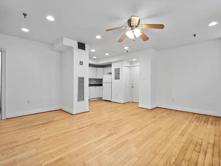 512 Shady Ave #10 — Photo 2