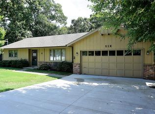 6 Wincanton Ln, Bella Vista, AR 72715