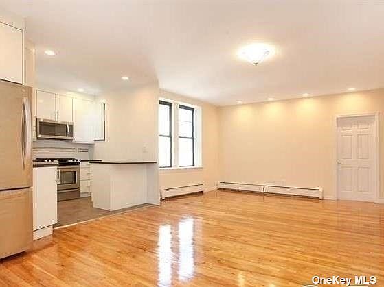 1st image of 25 W Broadway APT 601