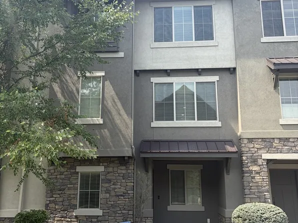 3272 E Front Runner Ln, Boise, ID 83716