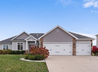 2925 Mediterra Ln, Fort Wayne, IN 46814