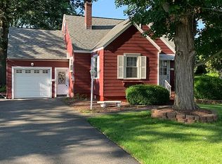 1770 Burrstone Rd, New Hartford, NY 13413