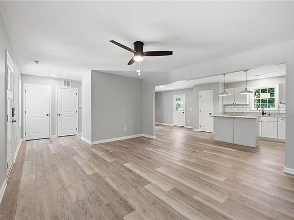 4th image of 323 4th St