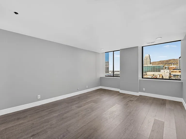 48 W Broadway #1106N — Photo 15