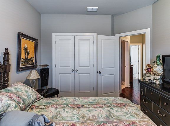 3rd image of 2222 Meadowhill Ln