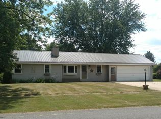 405 W Gilson St, Stanton, MI 48829