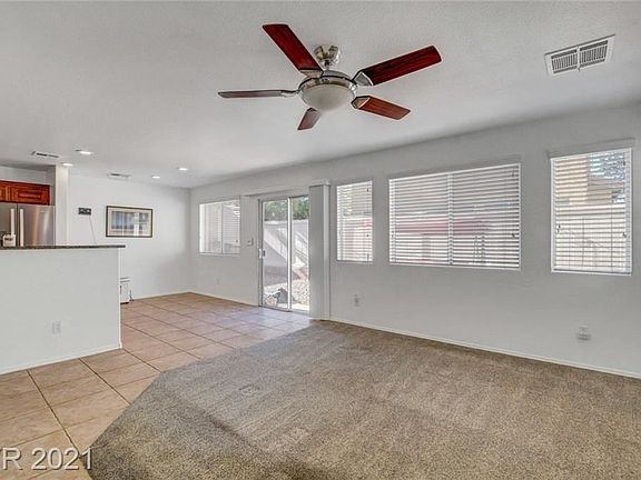 3rd image of 989 Medina De Leon Ave