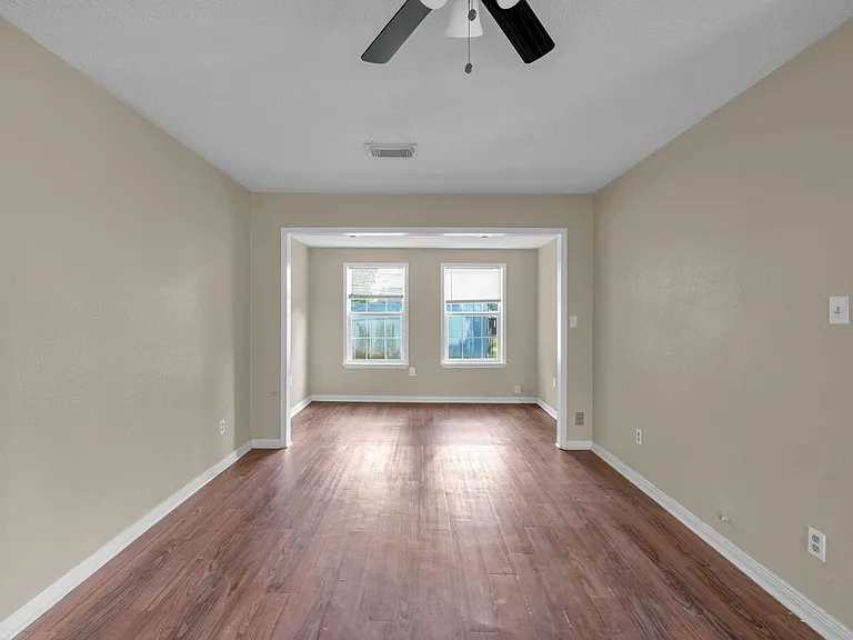 7304 Kinney St — Photo 12