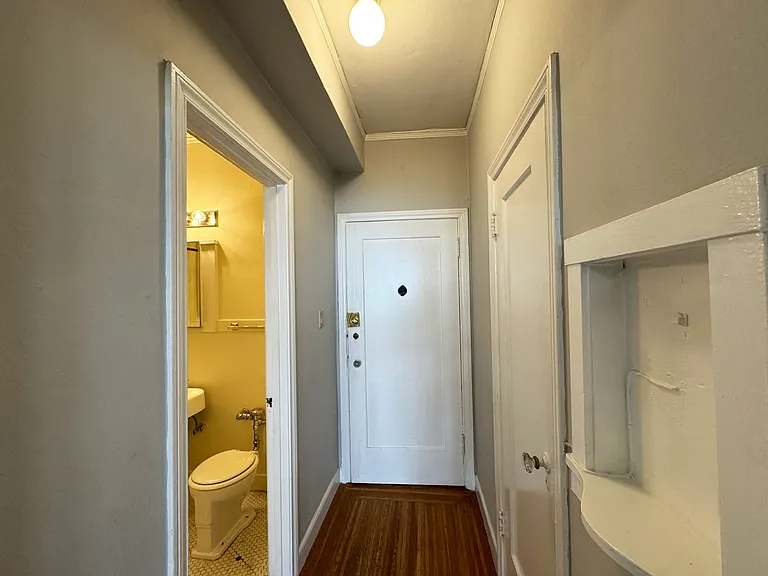 1755 Franklin St — Photo 9