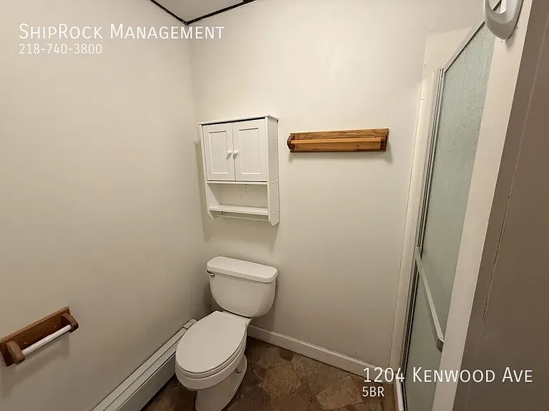 1204 Kenwood Ave — Photo 13