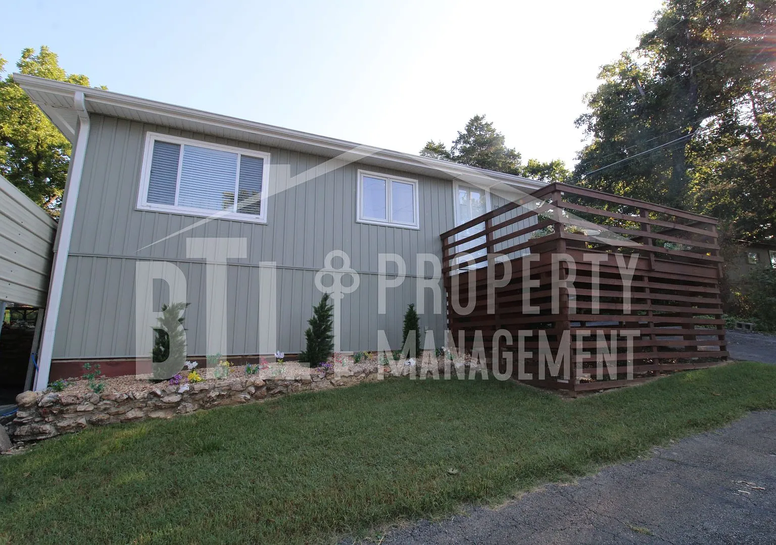 Fully Furnished Cape Fair Home Near Table Rock Lake — Photo 1