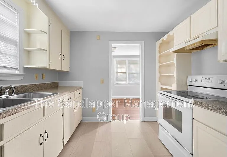 1520 Sutton St — Photo 4