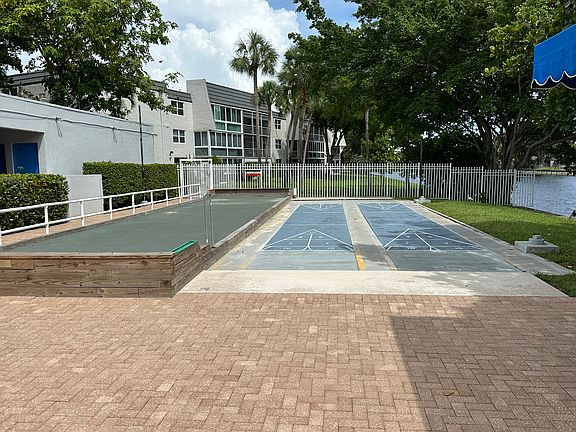 4th image of 9100 Lime Bay Blvd