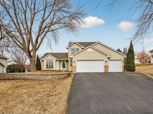 392 Pendryn Hill Curv, Woodbury, MN 55125