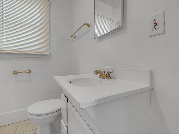 2nd image of 1806 9th St #2