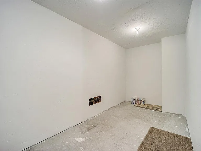 350 S Millers Mile Rd — Photo 16
