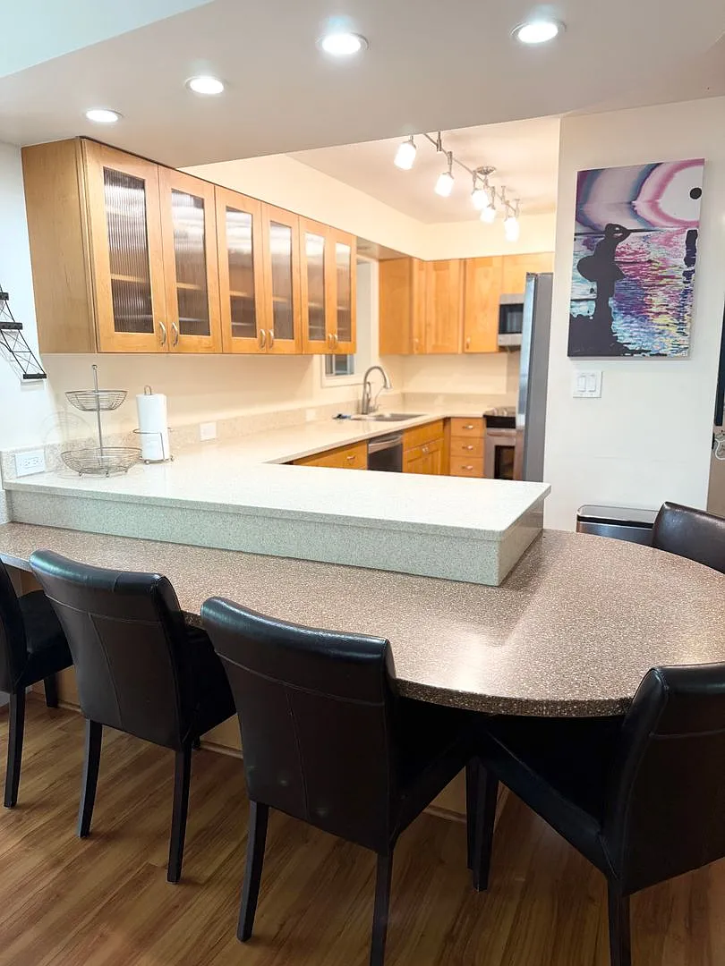 Makiki - Ka Hale Mo'i 2-bedroom 1.5-bath 1-covered parking condo unit — Photo 1