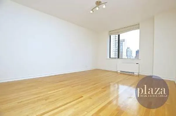 Rented by Plaza Real Estate Group | media 113