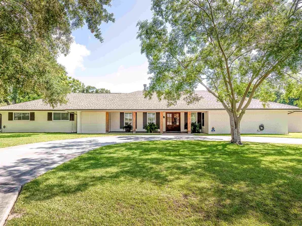 305 Killarney Pl, Thibodaux, LA 70301