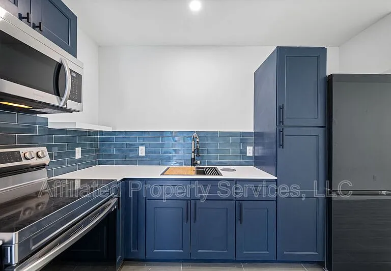 3012 Broadway #104 — Photo 15