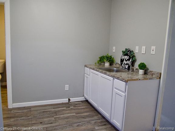 5th image of 1490 17th St
