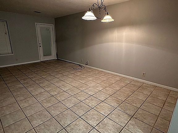 3rd image of 2132 Merriman St