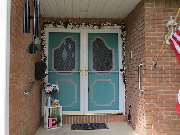 3rd image of 1435 Foxdale Pl