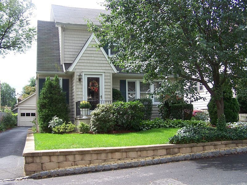 1st image of 28 Osborne Pl