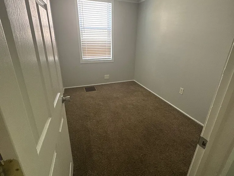 435 Thornton St #1 — Photo 5