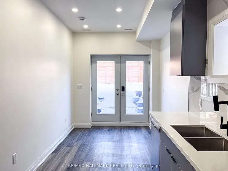 22 Direzze Ct #LOWER LEVEL — Photo 2