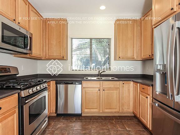 5th image of 2516 N 148th Dr