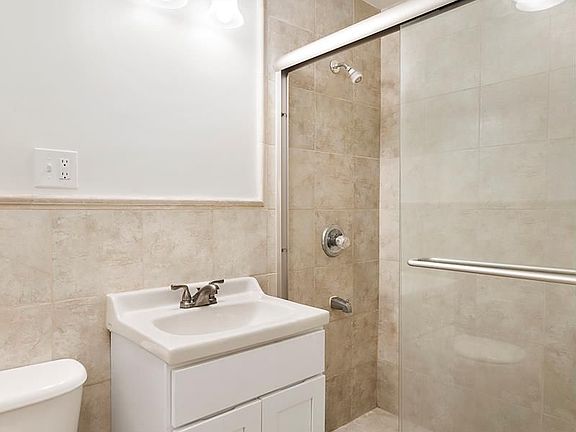 5th image of 529 W 141st St APT 1