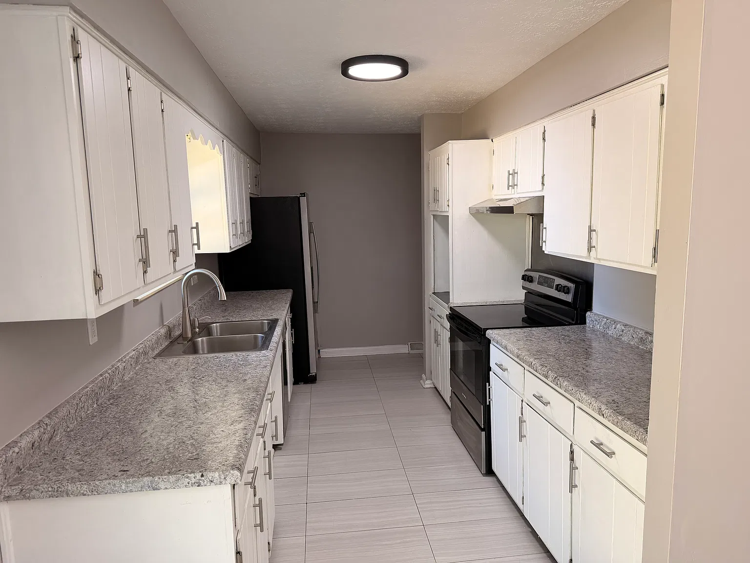 3 bed, 2854 sqft, $1,800 — Photo 4