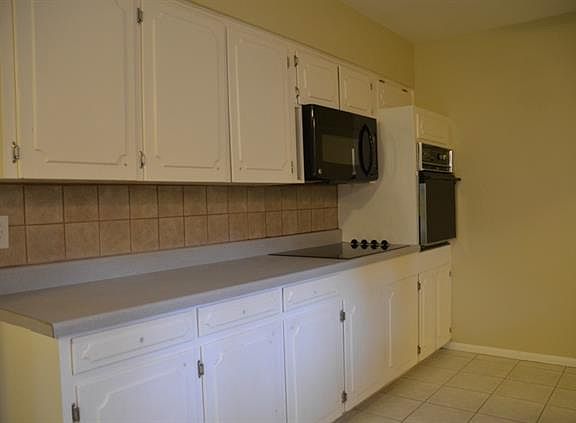 5th image of 631 Stardust Ln