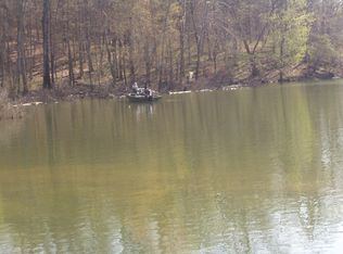 209 T Court Cir, Dover, TN 37058