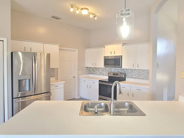 6750 Ferri Cir — Photo 8