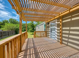 115 Amires Pl, San Antonio, TX 78237