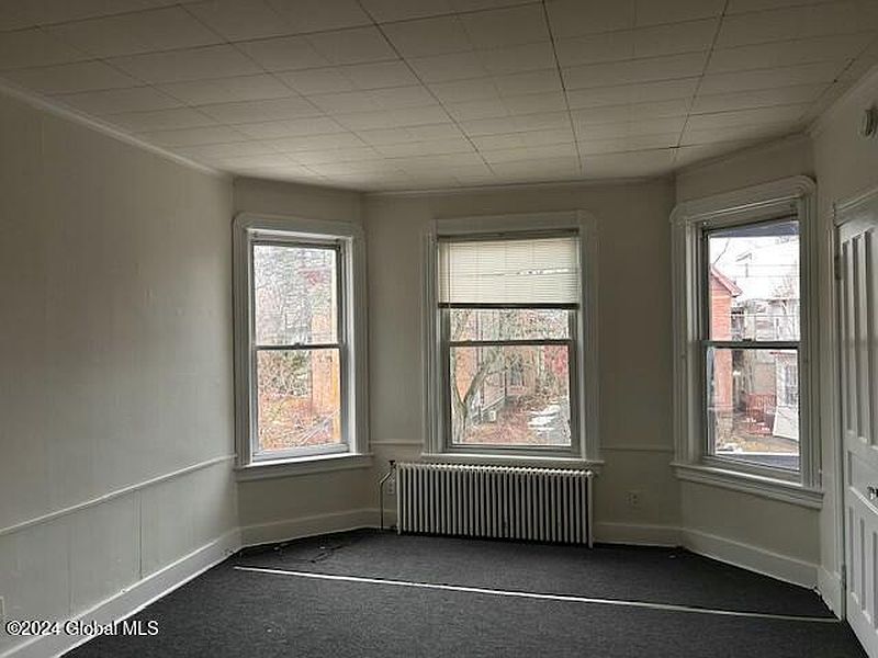 3rd image of 122 Park Place