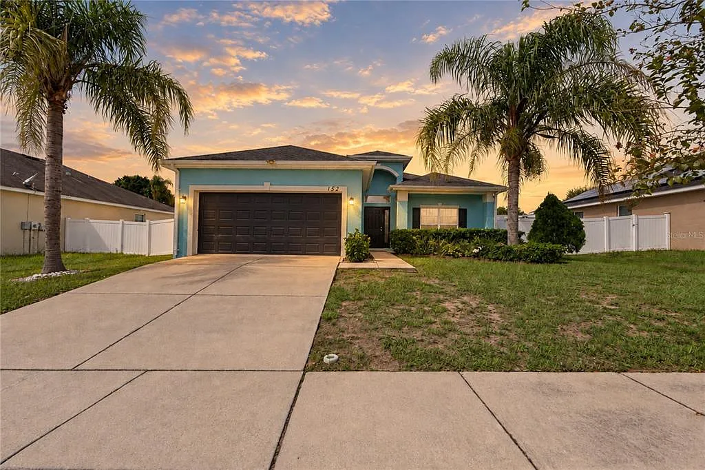 3 bed, 2.0 bath, 1576 sqft, $1,900 — Photo 1