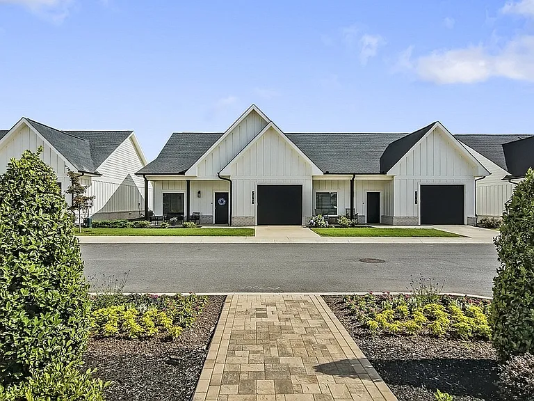 Villas at Capital Twenty — Photo 25