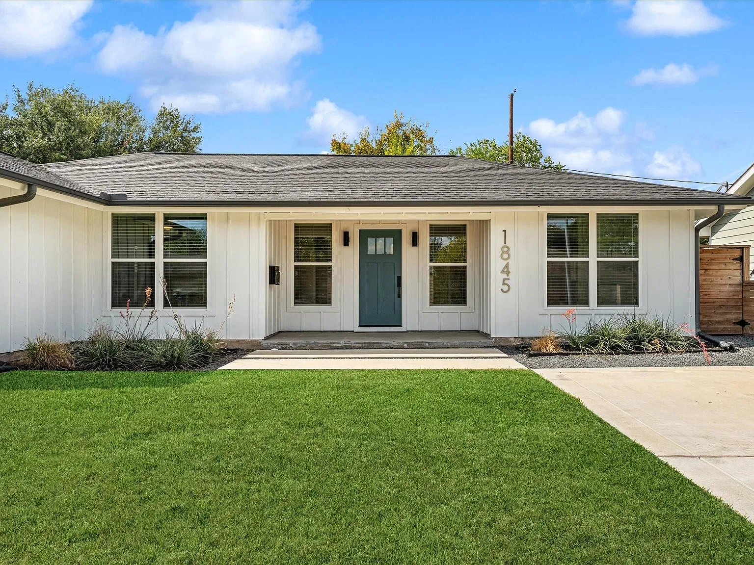 3 bed, 2.0 bath, 1148 sqft, $2,500 — Photo 3