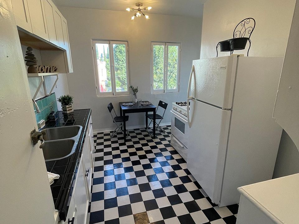 2nd image of 7944 Blackburn Ave APT 8