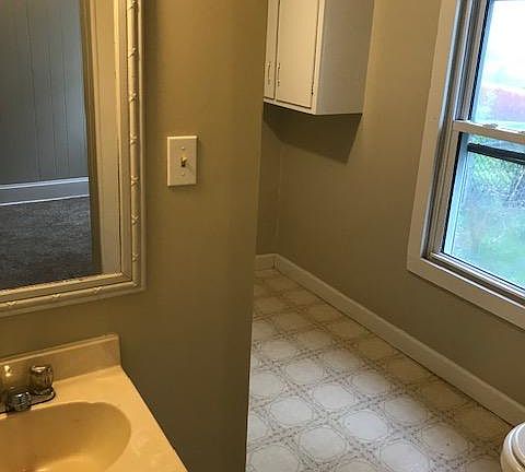 5th image of 375 Eddy St