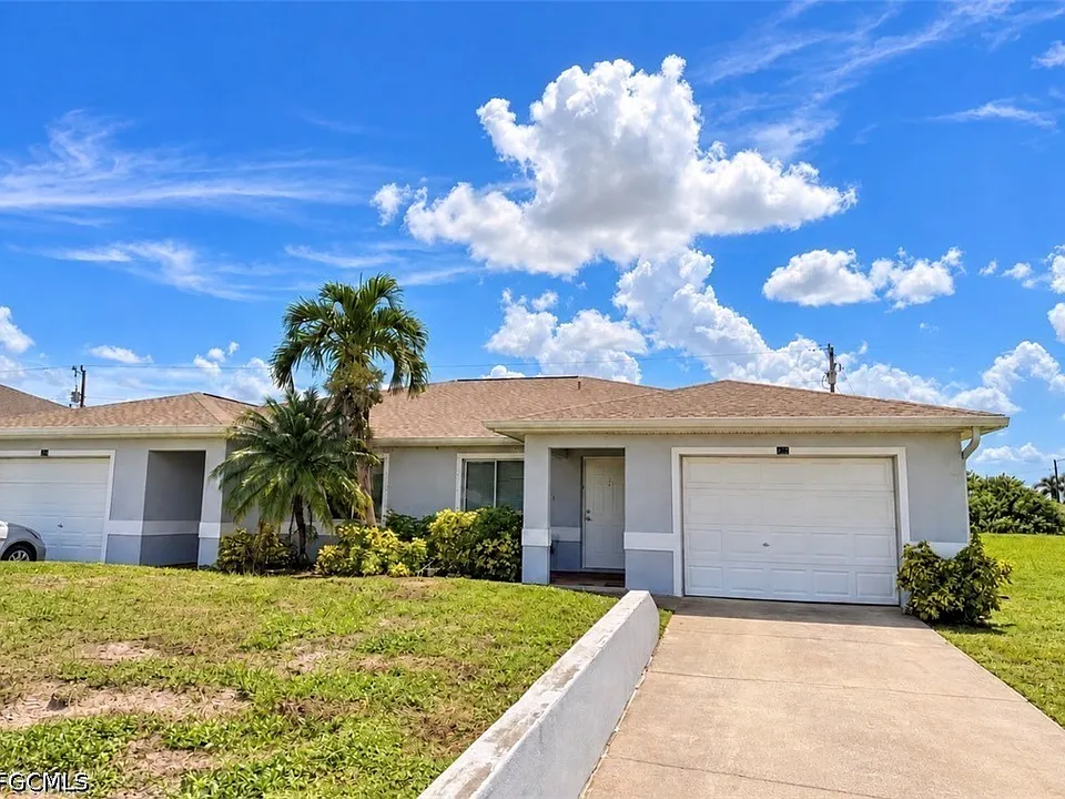 822 Diplomat Pkwy E