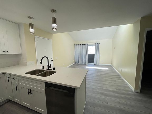 4th image of 3550 Ruffin Rd Unit 234