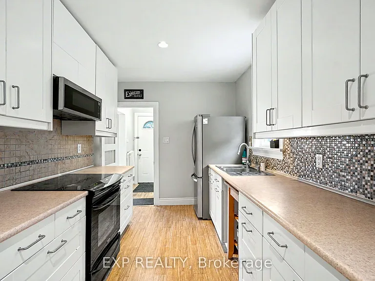 1788 Keele St — Photo 9