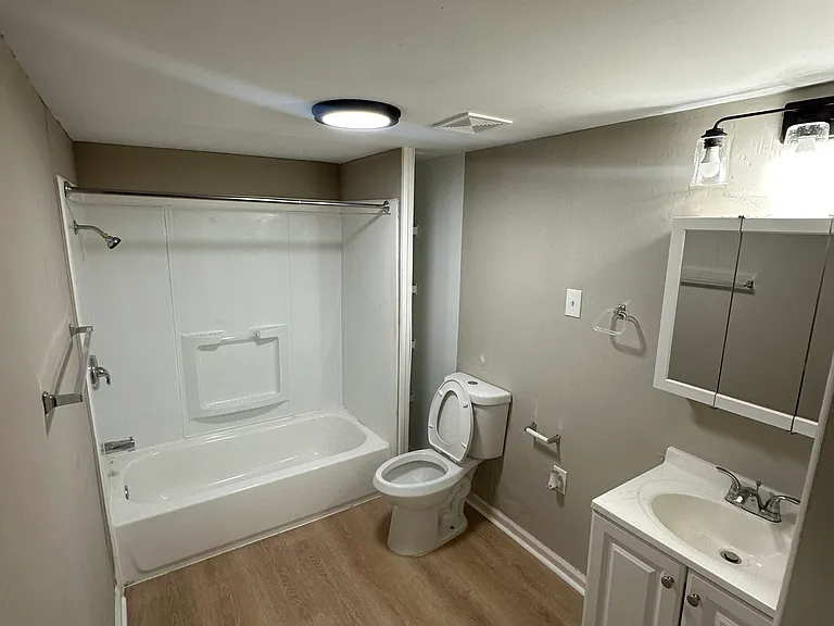 206 W Holden Ave — Photo 5